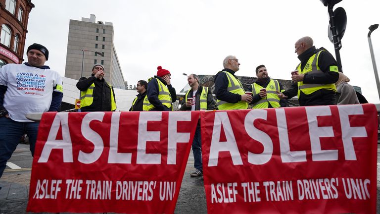 Members of the Aslef Union picket at New Street station in Birmingham, in a long-running dispute over jobs and pensions. Picture date: Thursday January 5, 2023.
