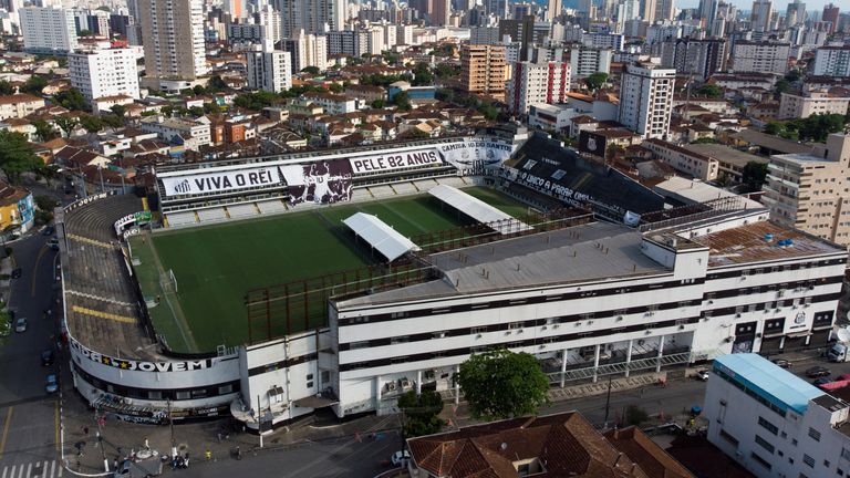Une vue sur le stade Vila Belmiro, où se tiendra le sillage de la légende brésilienne du football Pelé, à Santos, État de Sao Paulo, Brésil le 1er janvier 2023. REUTERS/Diego Vara
