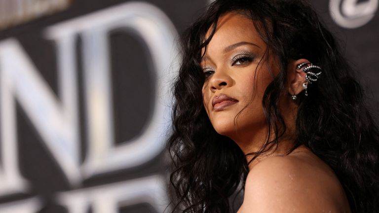 La cantante Rihanna asiste al estreno de Black Panther: Wakanda Forever el 26 de octubre de 2022 en Los Ángeles, California, EE. UU.  REUTERS/Mario Anzuoni