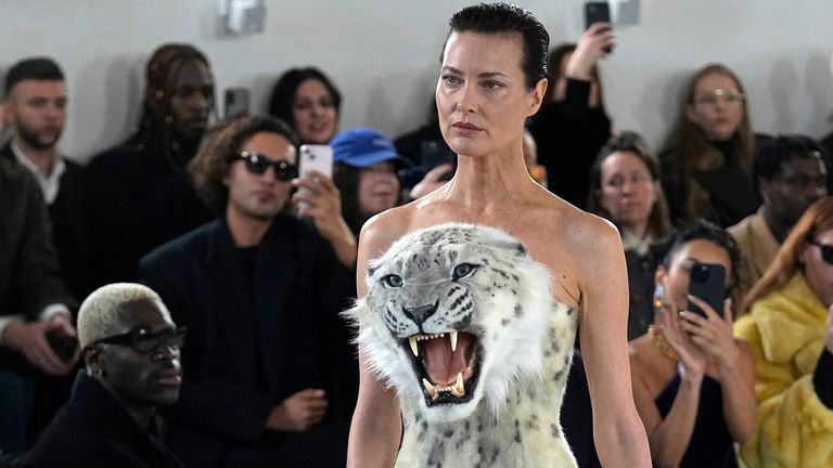 A model wears a creation as part of the Schiaparelli Haute Couture Spring-Summer 2023 collection presented in Paris, Monday, Jan. 23, 2023. Photo: AP