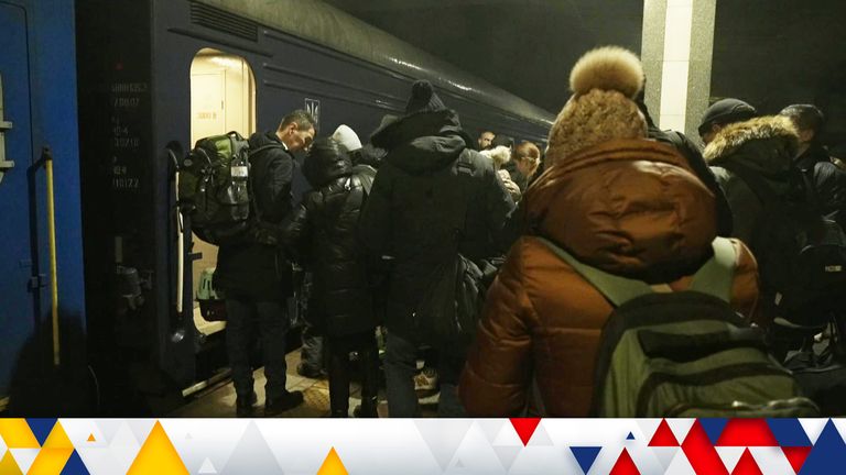elbagir ukraine train
