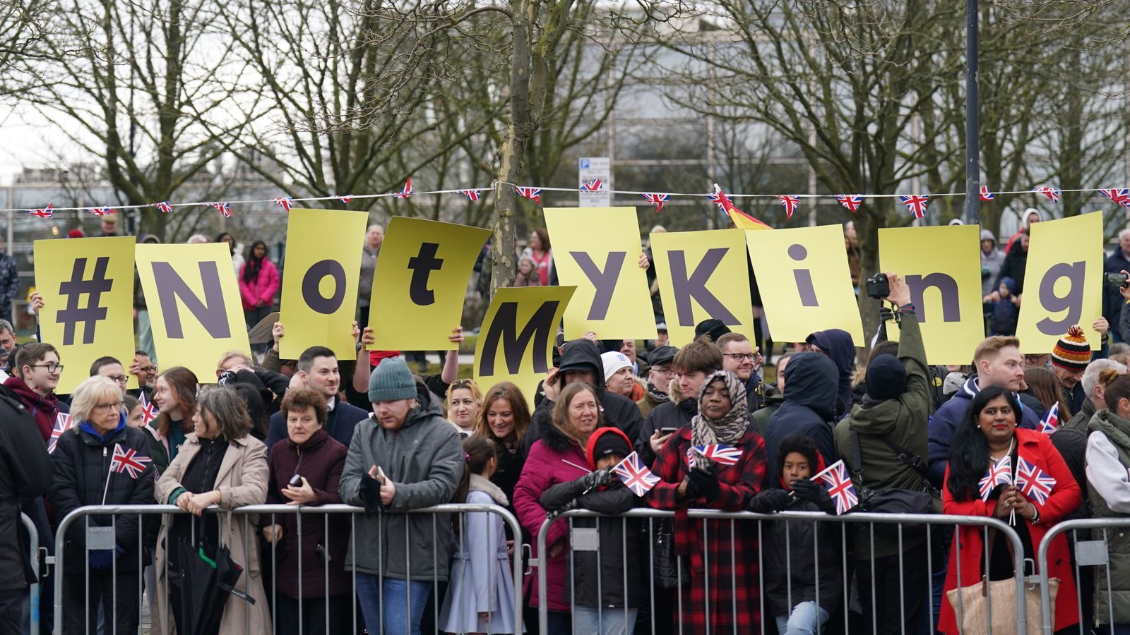 Anti-monarchy protesters question cost of coronation during King's visit to Milton Keynes