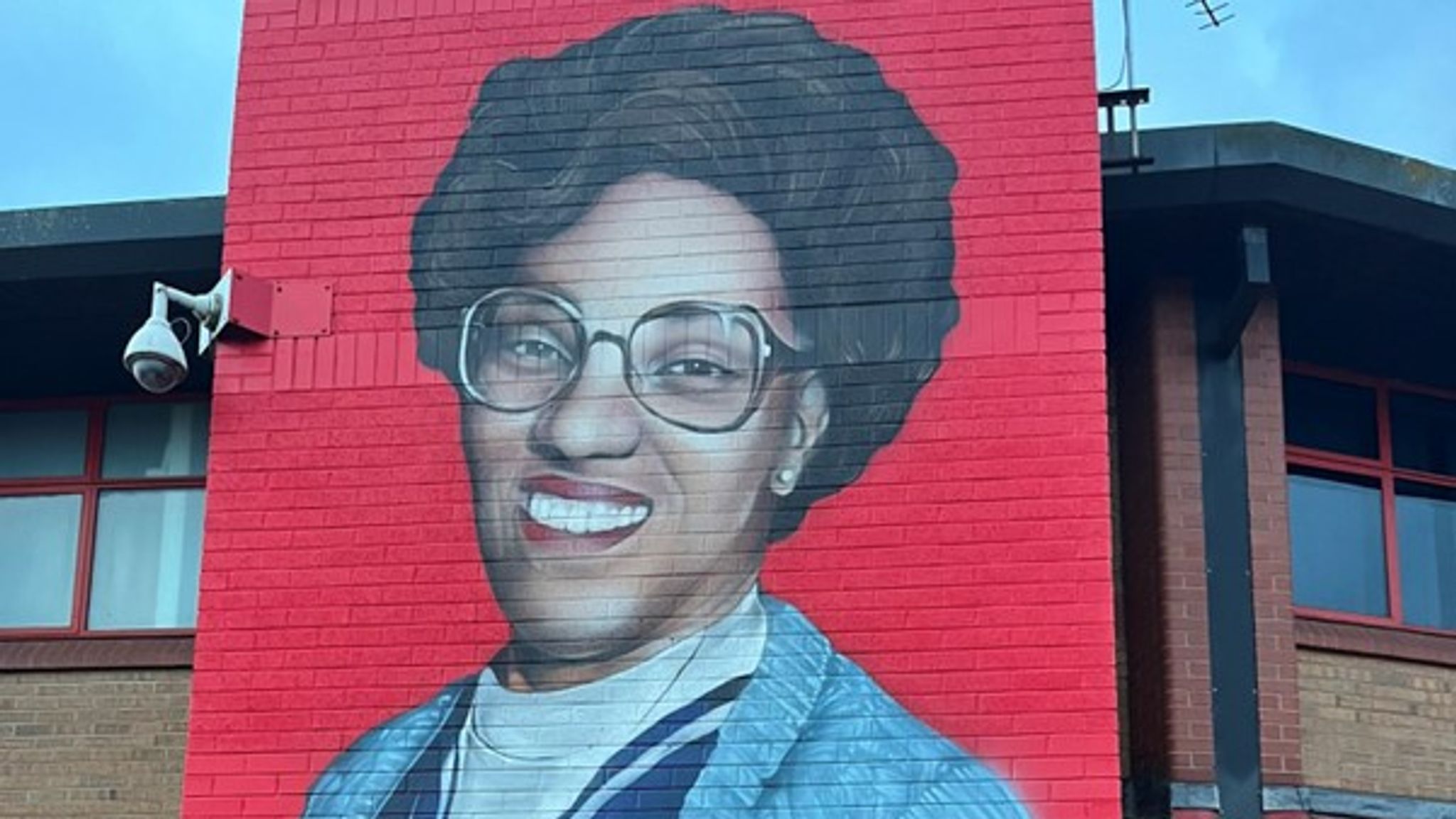 Betty Campbell: Mural For Wales's First Black Headteacher Unveiled | UK ...