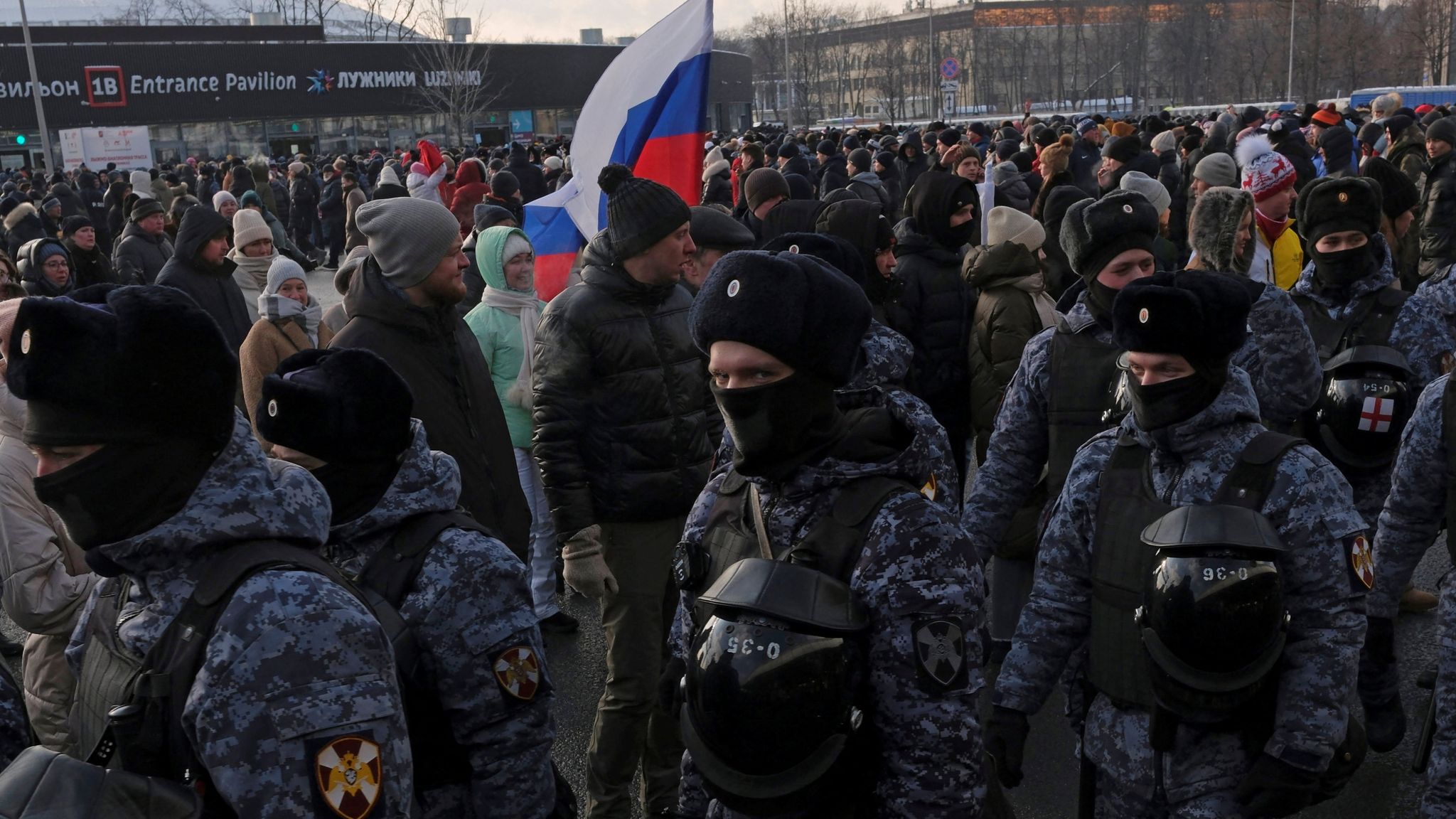 Ukraine War: Crowds Chant 'Russia, Russia' As Vladimir Putin Issues ...