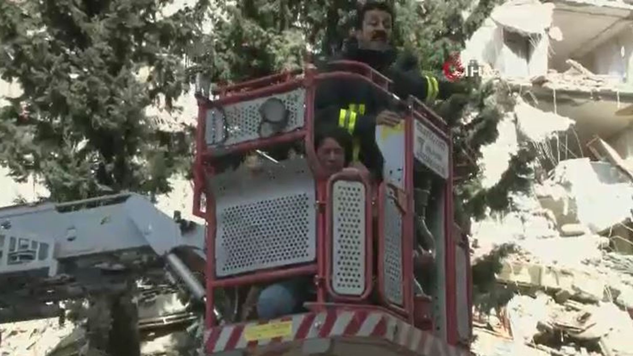 TurkeySyria earthquake Growing fears over safety of buildings amid