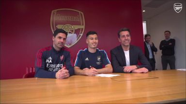 'I love this club' | Martinelli signs new Arsenal contract