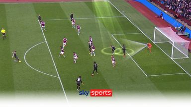 Ref Watch | Was Martinez's line of vision obstructed?