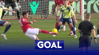 Johnson slams in to give Forest lead