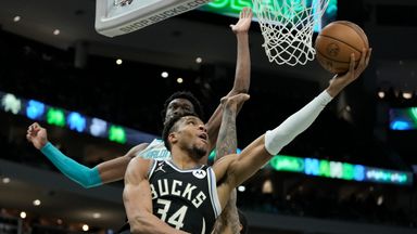 Giannis leads Bucks to fifth-straight win with 34-point performance