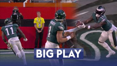 Hurts finds AJ Brown for perfect 45-yard TD