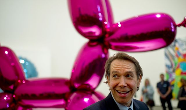 Jeff Koons sculpture worth £35,000 accidentally smashed during Miami gallery VIP event - Vimarsana News