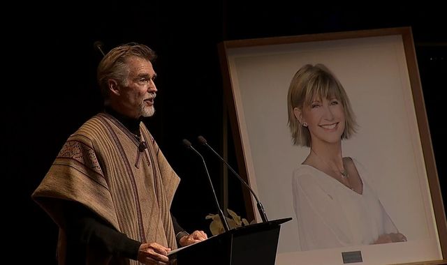 Dame Olivia Newton-John remembered at state memorial as tributes paid by Dolly Parton and Elton John - Vimarsana News