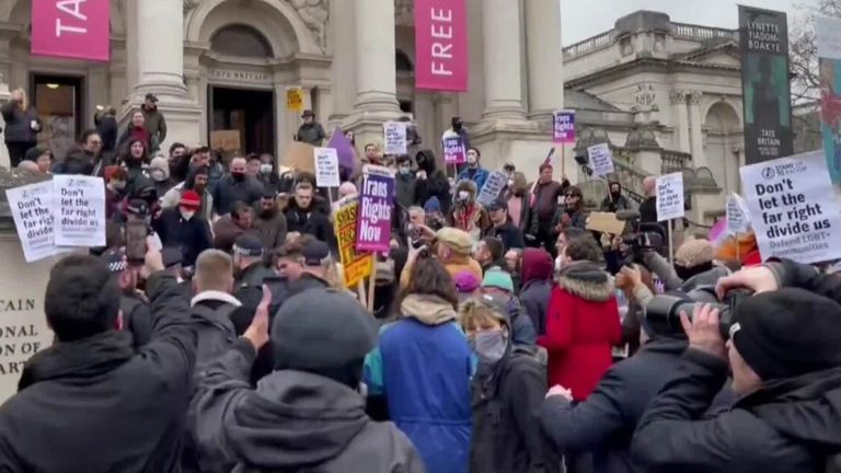 One person has been arrested on suspicion of making racially aggravated comment toward a police officer during far-right protests at the Tate Britain. The protests were met with counter-protesters while the Tate Britain tried to host Drag Queen Story Hour UK. 
