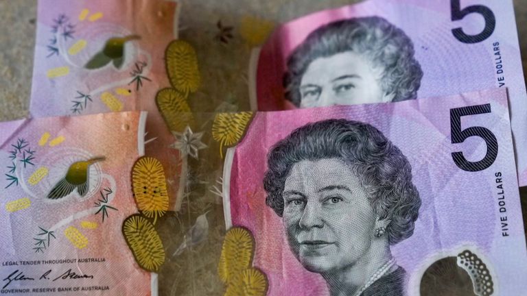 The Queen on Australia $5 bill