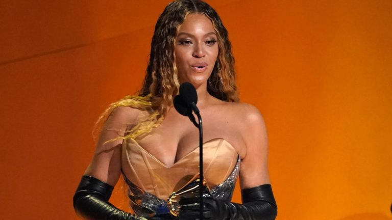 Beyonce accepts the award for Best Dance/Electronic Album for 