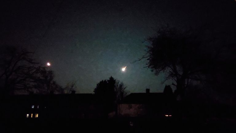 A view of a small asteroid passing through Earth&#39;s atmosphere in Brighton, Britain February 13, 2023 in this screen grab obtained from a social media video. Twitter/@KadeFlowers/via REUTERS THIS IMAGE HAS BEEN SUPPLIED BY A THIRD PARTY. MANDATORY CREDIT. NO RESALES. NO ARCHIVES.
