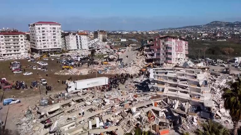 Tremblement de terre entre la Turquie et la Syrie : “Nos mains ne peuvent rien ramasser” – des Turcs frustrés critiquent la réponse d’Erdogan à la catastrophe |  Nouvelles du monde