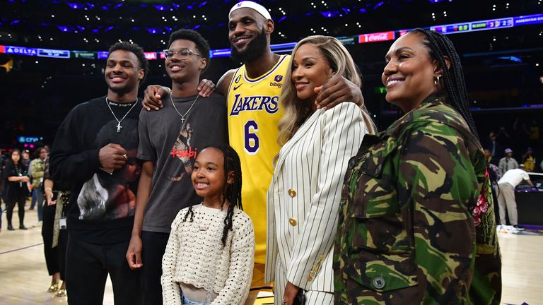  Los Angeles Lakers forward LeBron James (6) poses for photos with his sons Bronny and Bryce Maximus, daughter Zhuri, wife Savannah and mother Gloria after the game against the Oklahoma City Thunder at Crypto.com Arena