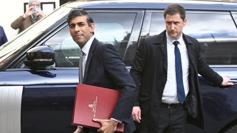 Rishi Sunak arrives at the Guildhall in Windsor