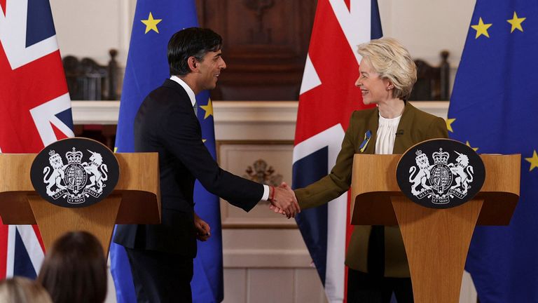 British Prime Minister Rishi Sunak and European Commission President Ursula von der Leyen shake hands during a news conference at Windsor Town Hall, Britain, February 27, 2023.  Dan Kitwood/Pool via REUTERS