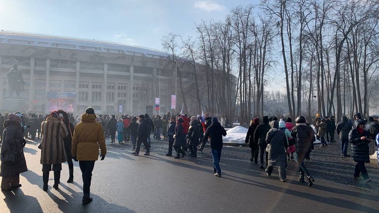 Putin supporters make their way into Moscow’s Luzhniki stadium