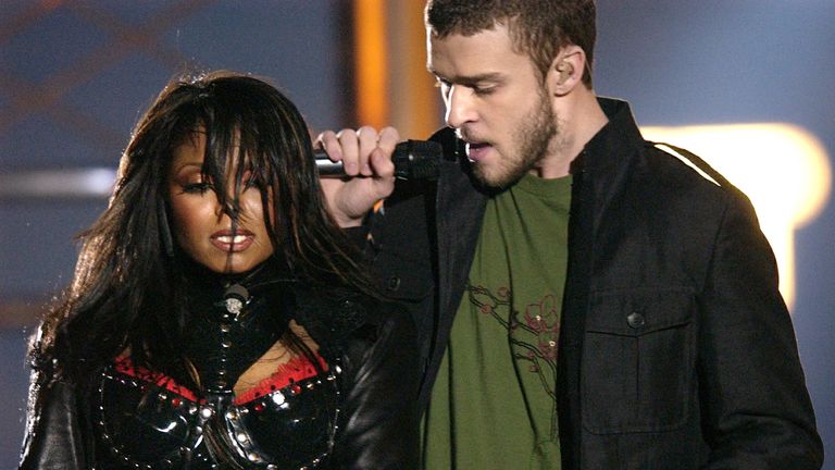 Janet Jackson (L), Justin Timberlake (R). Pic: AP