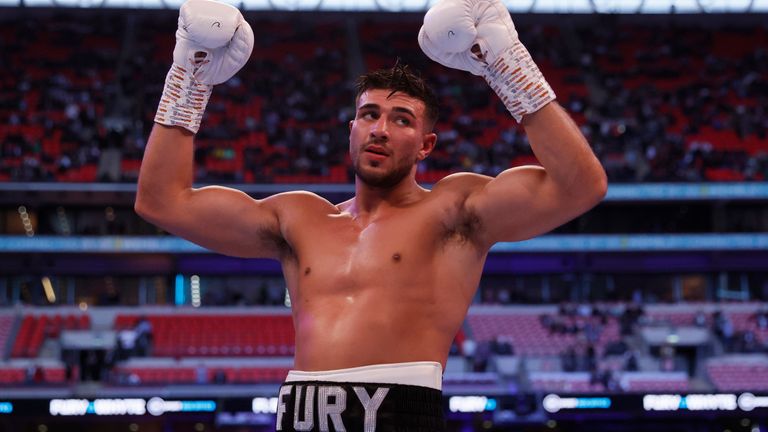 Tommy Fury v Daniel Bocianski 