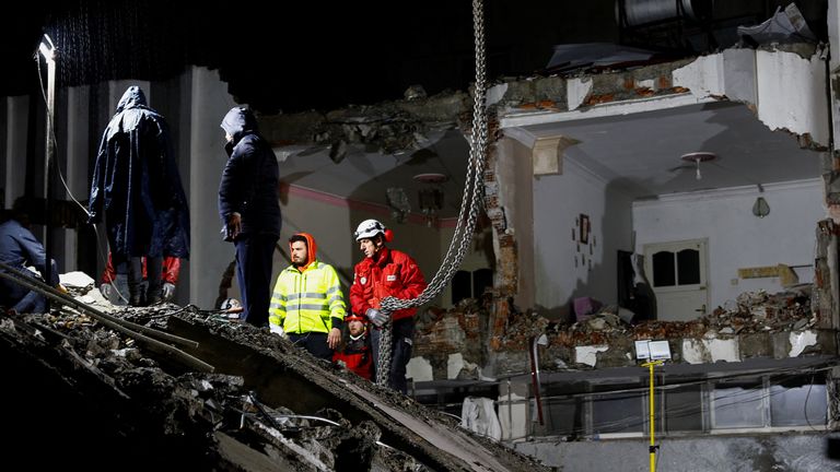 Rescuers search for survivors at the site of a collapsed building following an earthquake in Osmaniye, Turkey, February 6, 2023. REUTERS/Suhaib Salem
