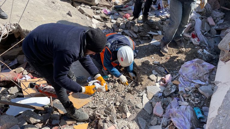 People search among the rubble in Kahramanmaras