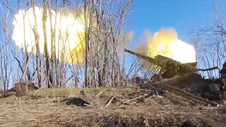 Big guns dominate the front line for both sides in Ukraine