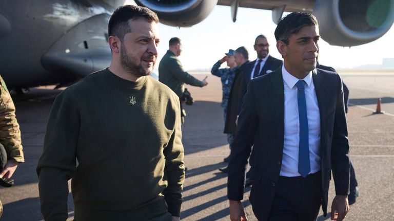 Rishi Sunak and Volodymyr Zelenskyy  