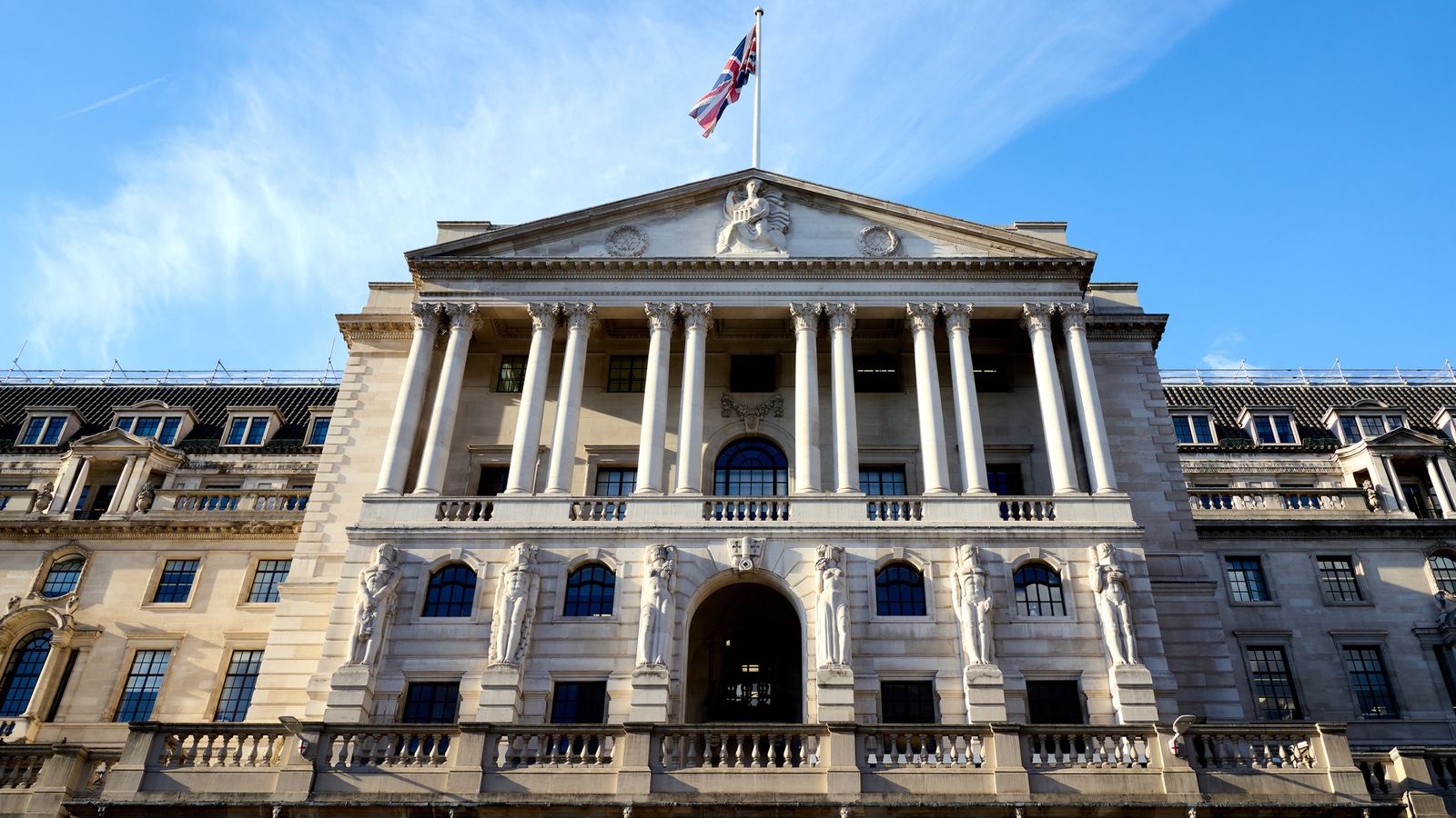 Bank of England maintains interest rate at 5.25%