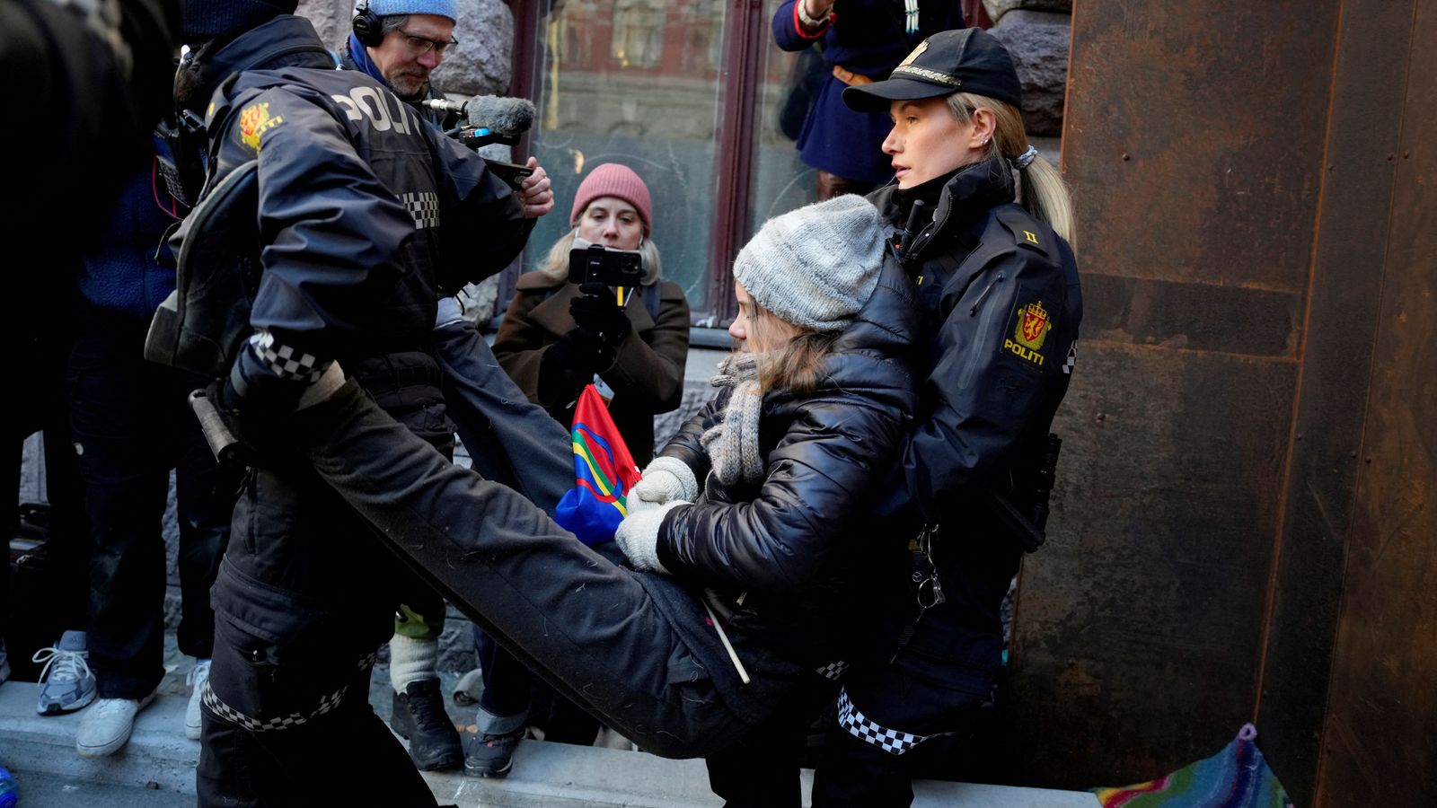 Greta Thunberg bei einem Protest gegen Farmwinde zweimal von der Polizei festgenommen |  Weltnachrichten