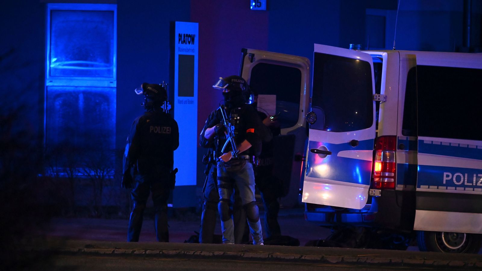 Several people killed in Hamburg shooting