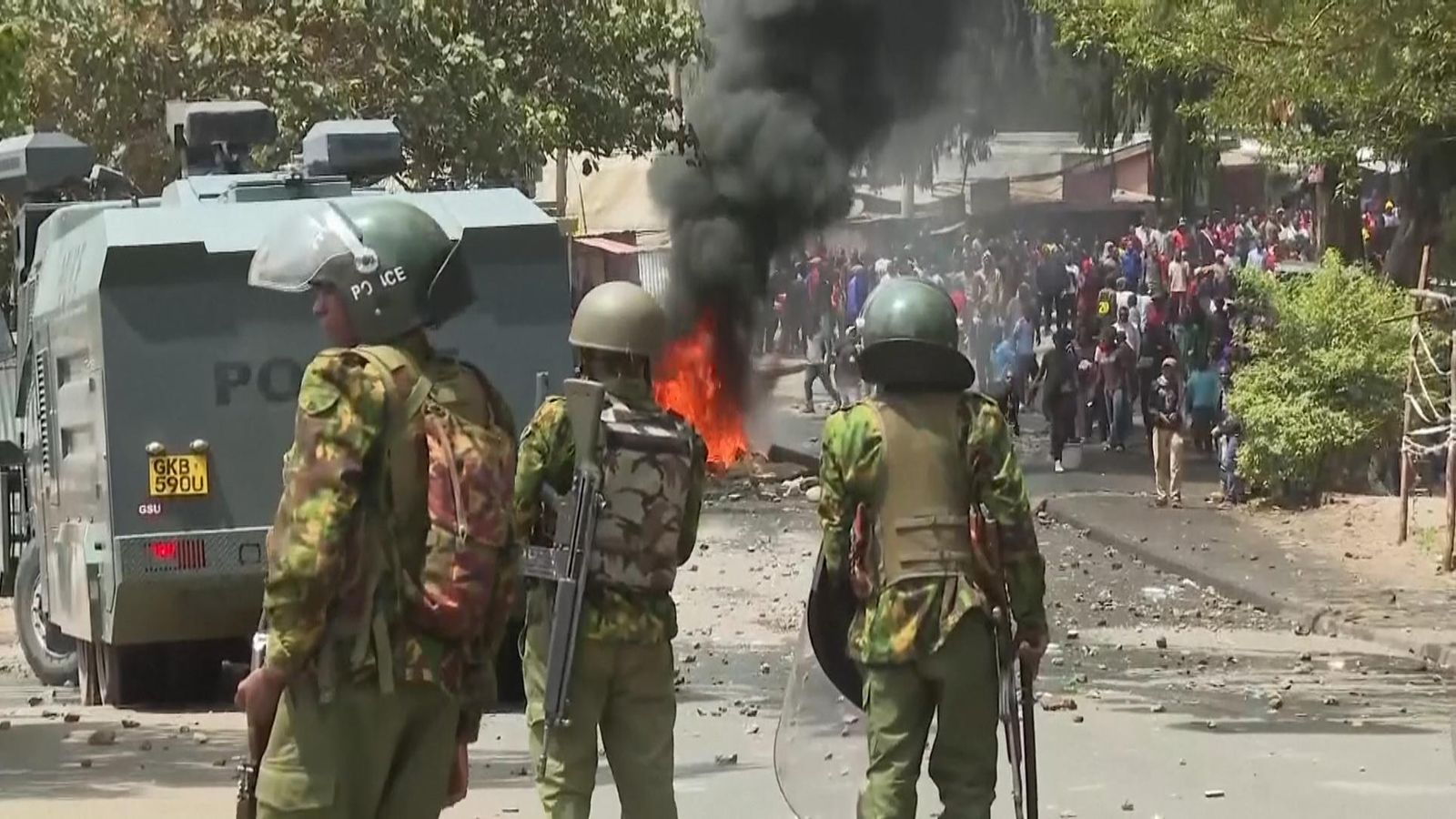 Police fire tear gas to disperse anti-government protesters in Nairobi