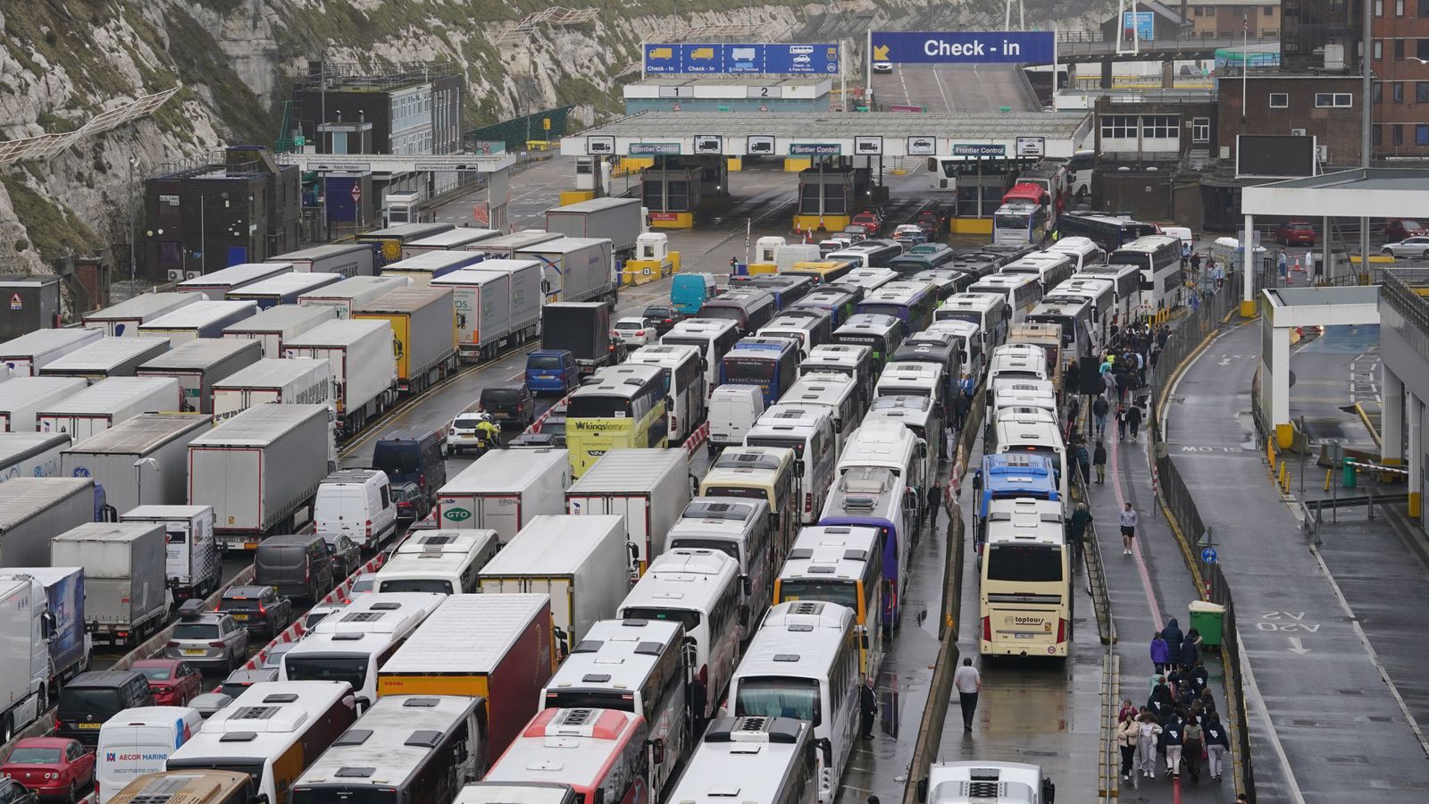 Port of Dover 'critical incident': Heavy traffic and queues at French border control cause long delays