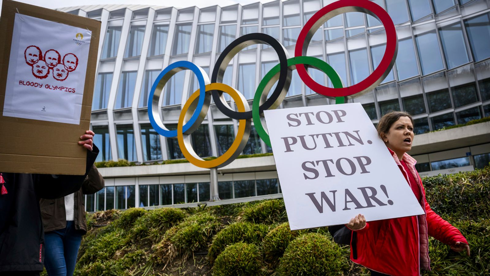 Olympic chiefs urged to rule against Russians competing at Paris 2024 games
