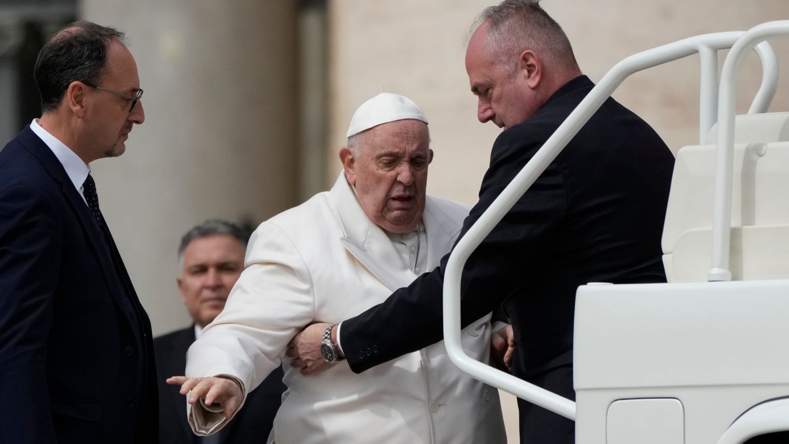 Pope to spend ‘few days’ in hospital with respiratory infection