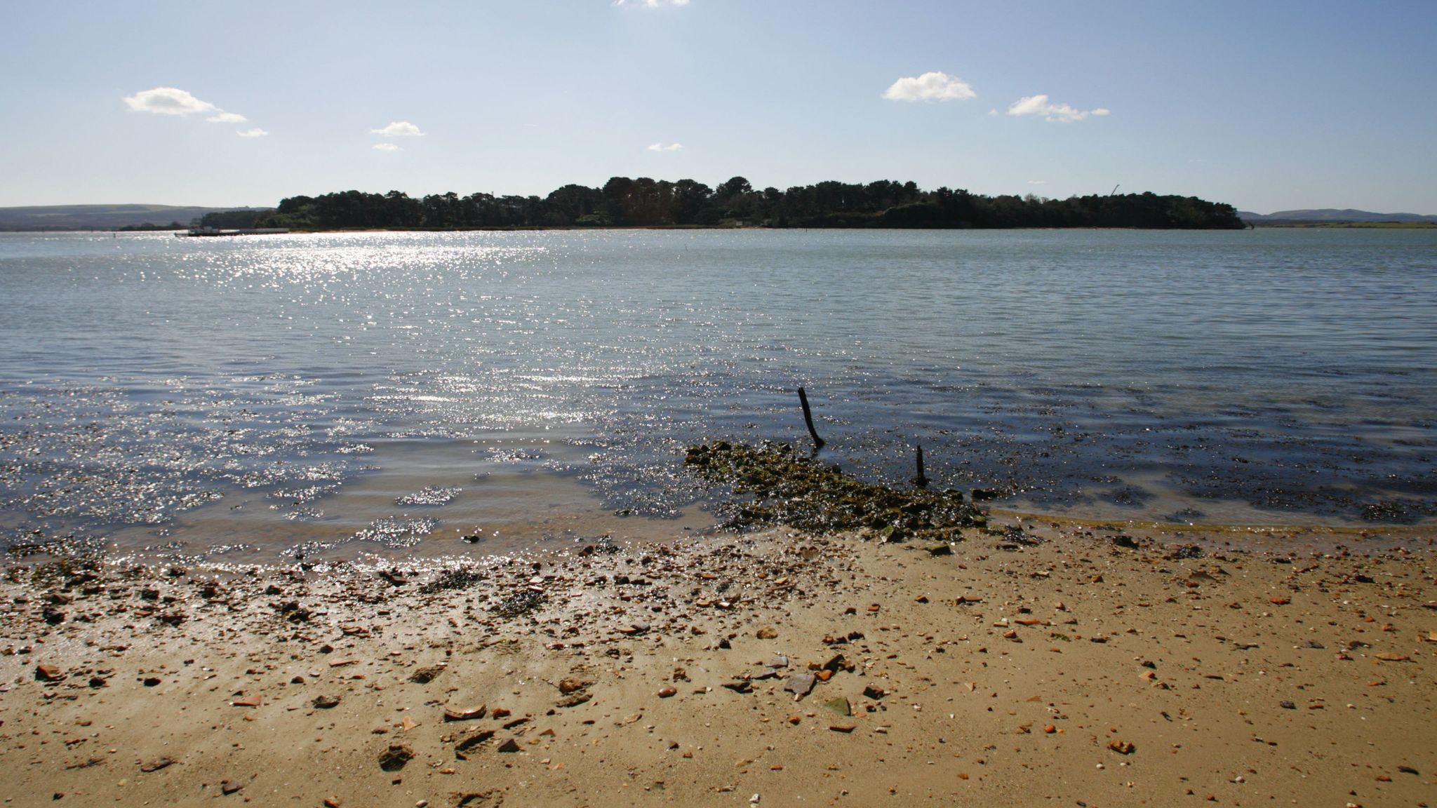 Major incident declared after oil leak from large onshore field in