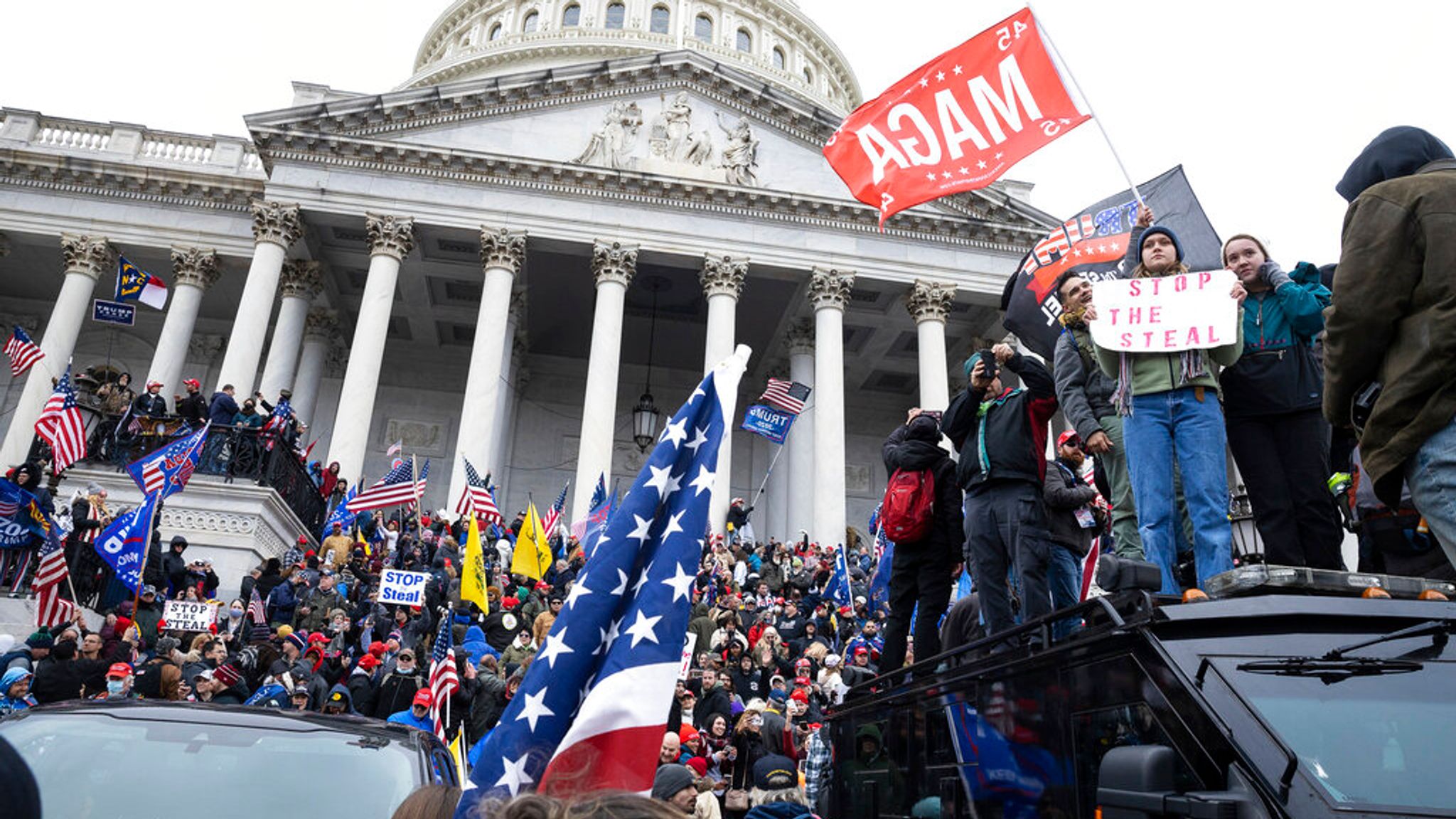 Stewart Rhodes Leader of farright militia Oath Keepers jailed for 18