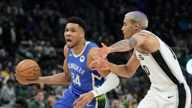 Giannis stars in Bucks win over Spurs