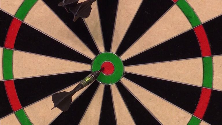 Wright hits 130 bullseye to keep up with MVG