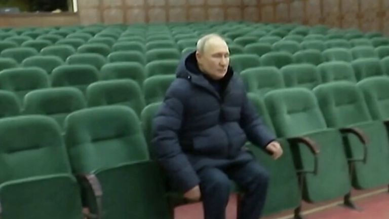Vladmir Putin visits Mariupol