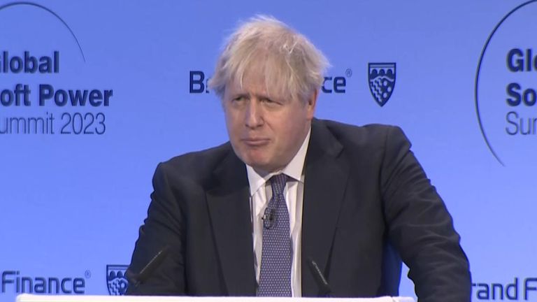 Boris Johnson still &#39;doesn&#39;t see rationale for COVID fine&#39;