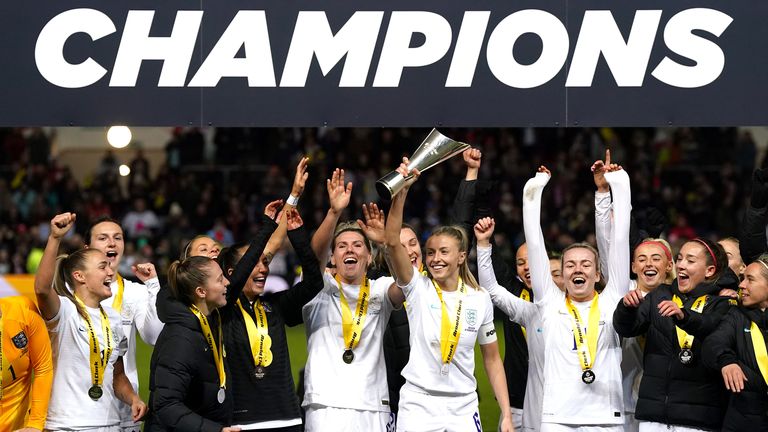 England&#39;s Leah Williamson (centre) lifts the Arnold Clark Cup trophy with team-mates after victory in the Arnold Clark Cup match at Ashton Gate, Bristol. Picture date: Wednesday February 22, 2023.