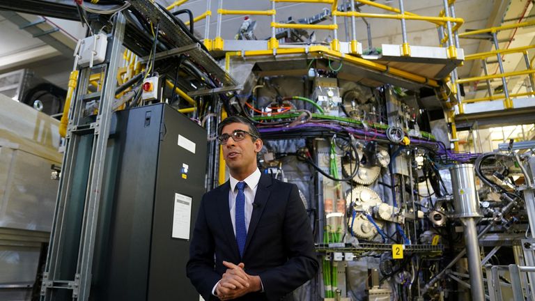  Rishi Sunak during a visit to the UK Atomic Energy Authority, Culham Science Centre, Abingdon, Oxfordshire, for a discussion on energy security and net zero. Picture date: Thursday March 30, 2023. PA Photo. Photo credit should read: Jacob King/PA Wire Jacob King/Pool via REUTERS