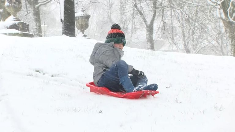 Snow brings out sledges in Buxton