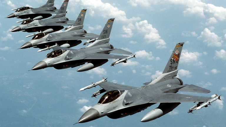 F-16 savaş uçakları.  Dosya resmi