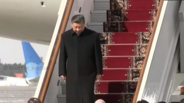 Xi Jinping arrives in Moscow