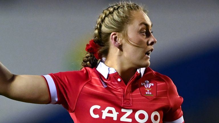 Wales&#39; Hannah Jones in action during the TikTok Women&#39;s Six Nations match at Cardiff Arms Park, Cardiff. Picture date: Friday April 22, 2022.
